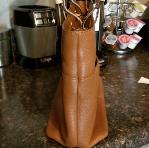 Sold - Picture 6 of 8